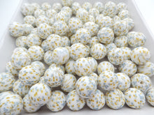 Load image into Gallery viewer, 15mm Floral Silicone Beads (Pack of 5)
